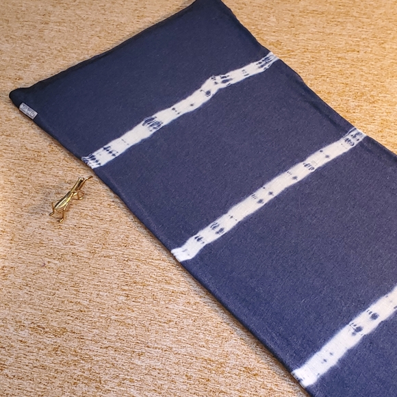 Columbia Unisex Lightweight Scarf Blue & White - Picture 2 of 3